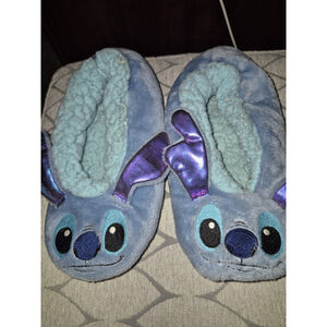 Disney Lilo and Stitch Size S/M Kids Slippers. EUC